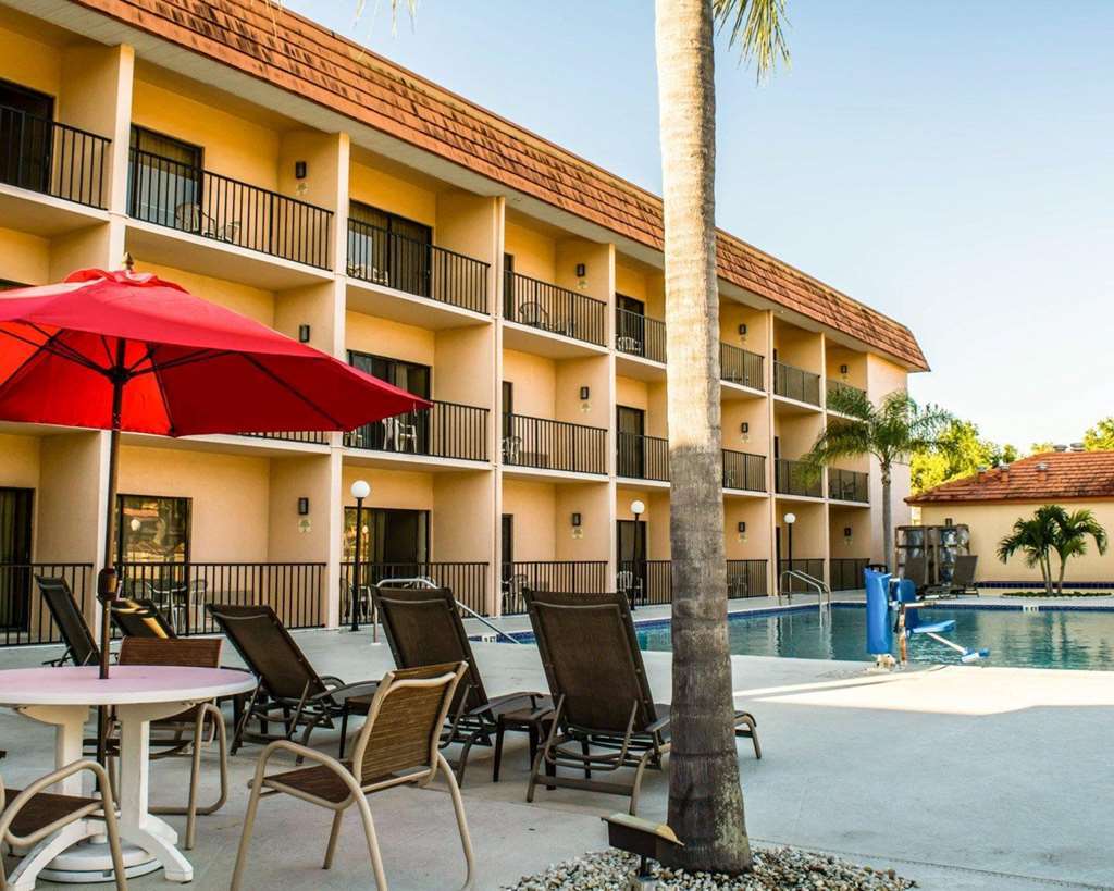 Baymont By Wyndham Bonita Springs Hotel Съоръжения снимка